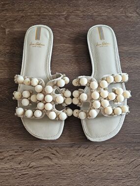 NWOT Sam Edelman Cream Pom-Pom Slide Sandals